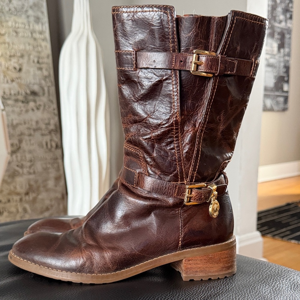MICHAEL KORS Elegant Dark Brown Distressed Leather Boots